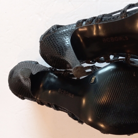 Heels - Picture 6 of 6